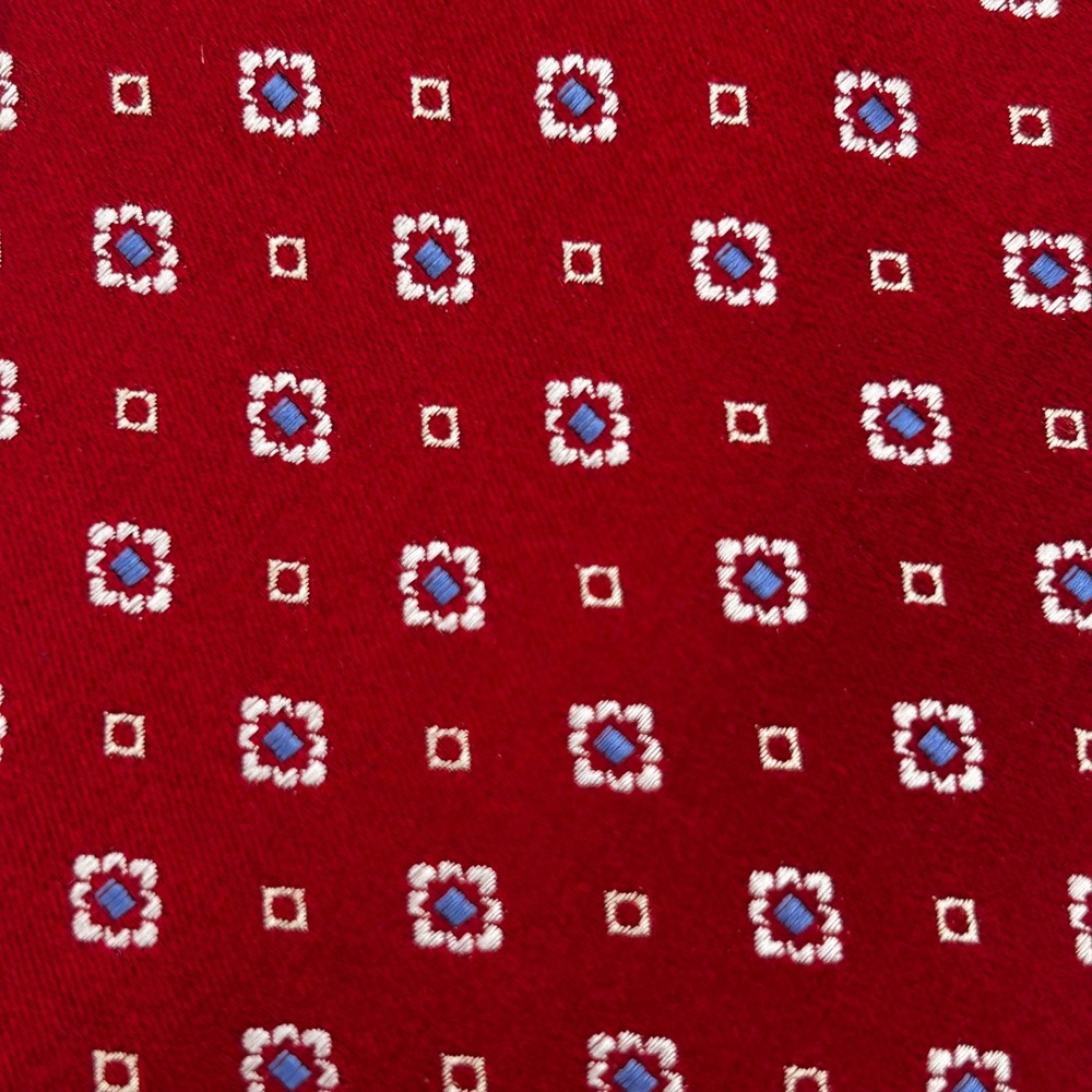 Tasso Elba Necktie Red Mens Geometric Medallion Silk Handmade EUC 3 " Inch Wide - Picture 2 of 8